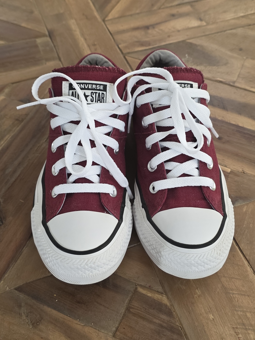 Converse Chuck Taylor All Star Low Top Sneakers - Burgundy
